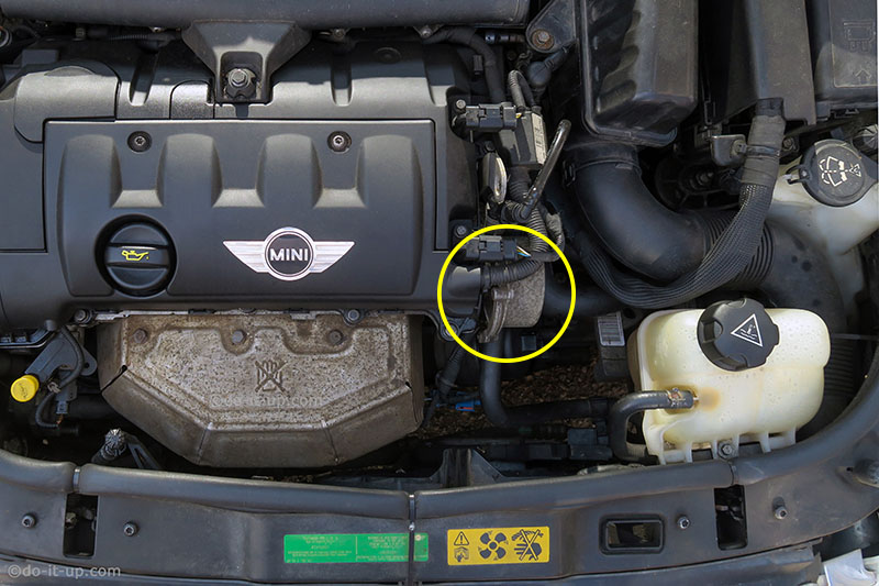 Oil Leaks - The Vacuum Pump (This example is fitted to a 1.6 Litre Petrol Engine, BMW, Citroën, Mini & Peugeot)