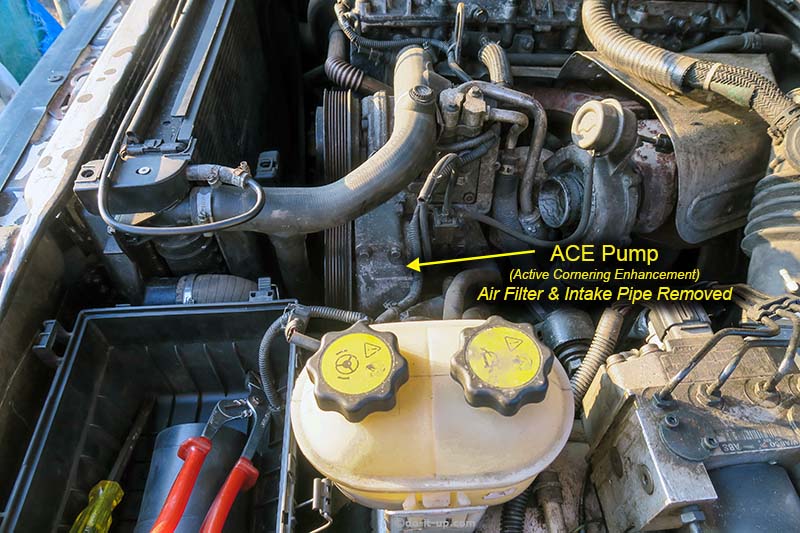 Land Rover Discovery 2 ACE (Active Cornering Enhancement) System - Hydraulic Pump (Air Filter & Intake Pipe Removed)